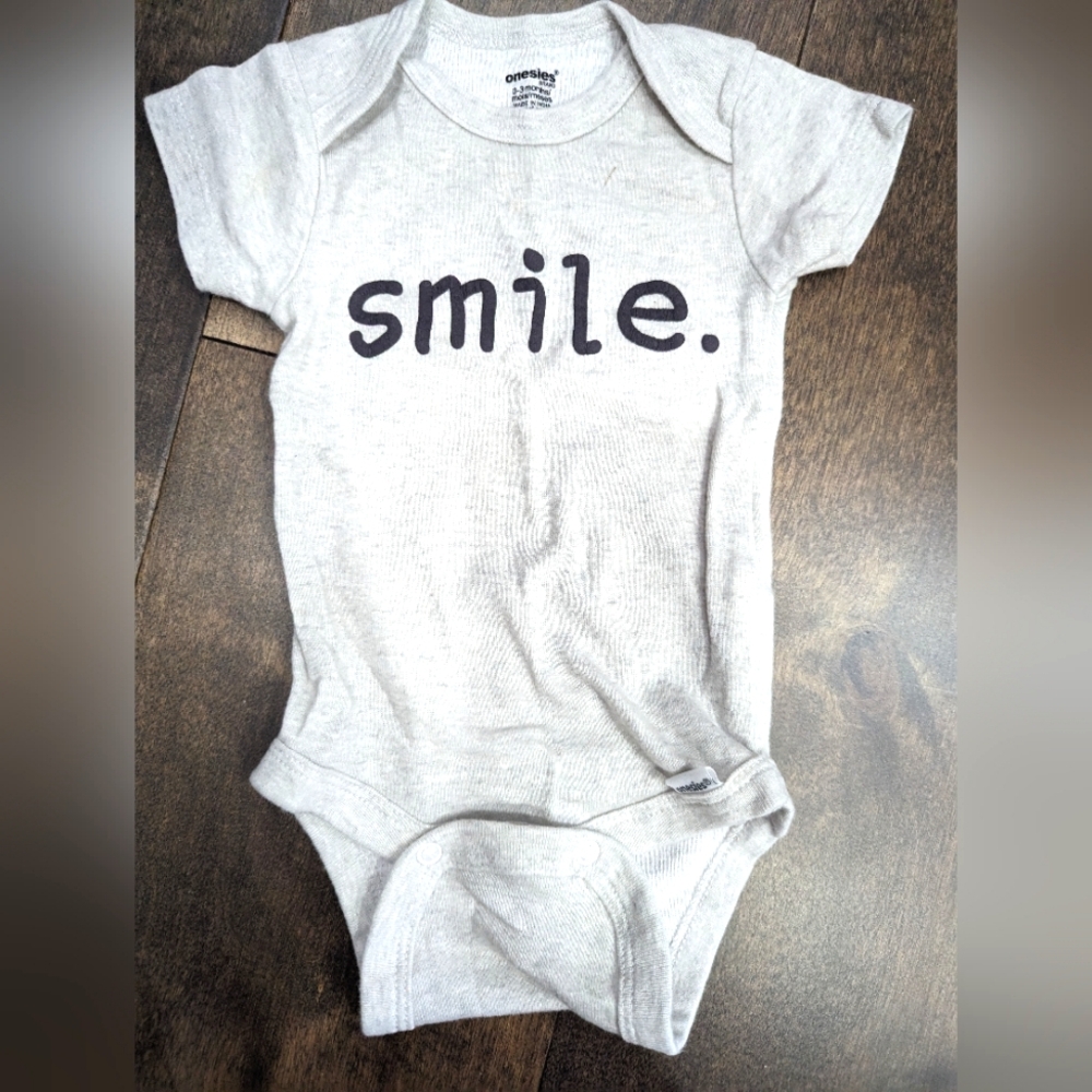 Onesies brand gender neutral white "smile" onesie